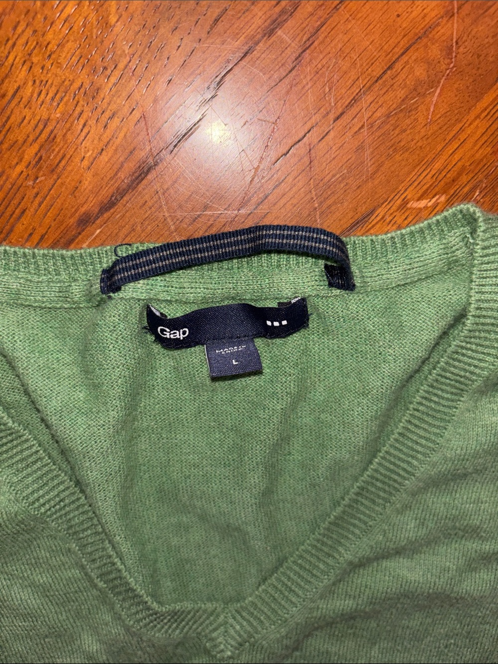 GAP Men's Olive Green V-Neck Sweater - Picture 2 of 3